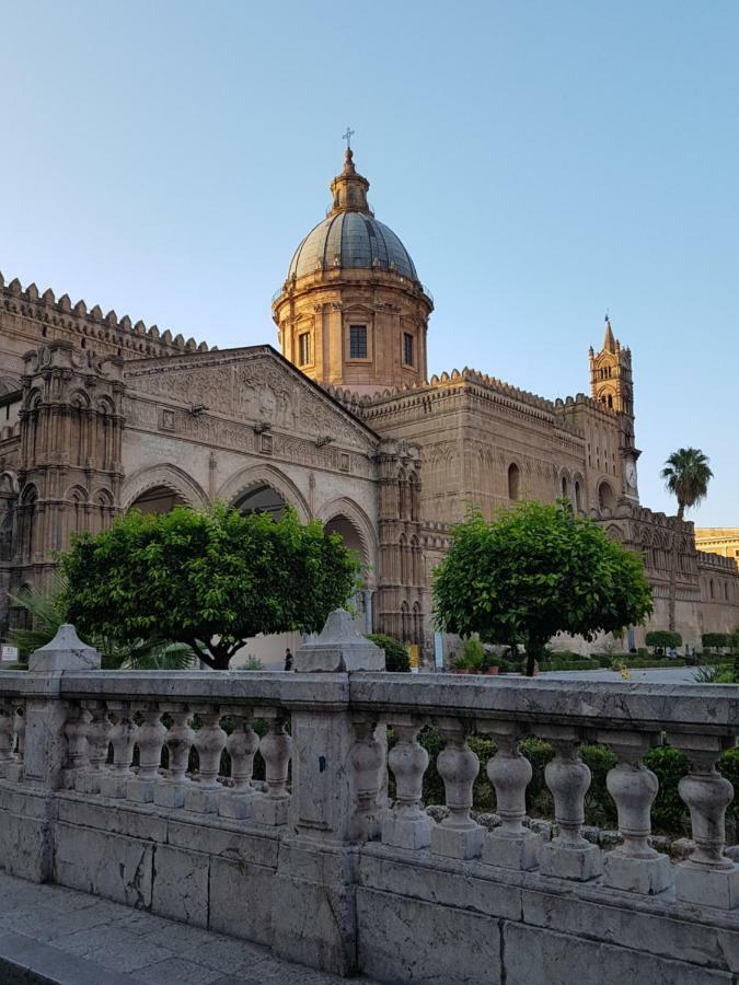 Casa Vacanze Villa D'Orleans Palermo Exterior foto