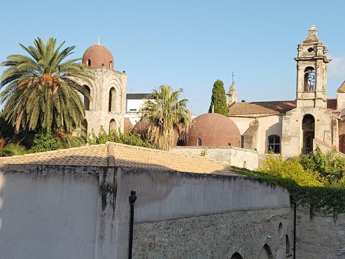Casa Vacanze Villa D'Orleans Palermo Exterior foto